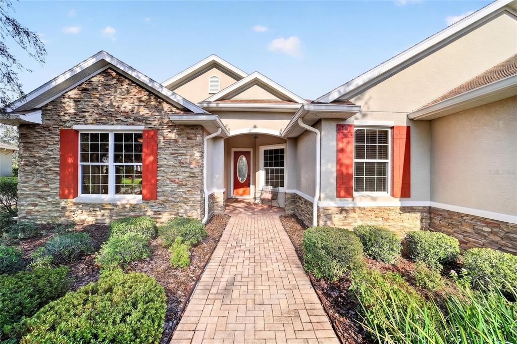 For Sale: $399,900 (3 beds, 2 baths, 2330 Square Feet)