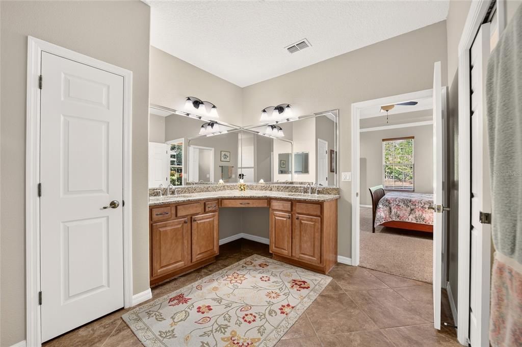 For Sale: $399,900 (3 beds, 2 baths, 2330 Square Feet)