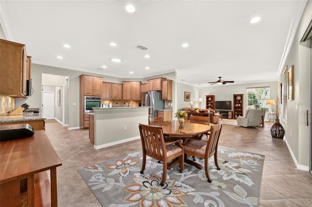 For Sale: $399,900 (3 beds, 2 baths, 2330 Square Feet)