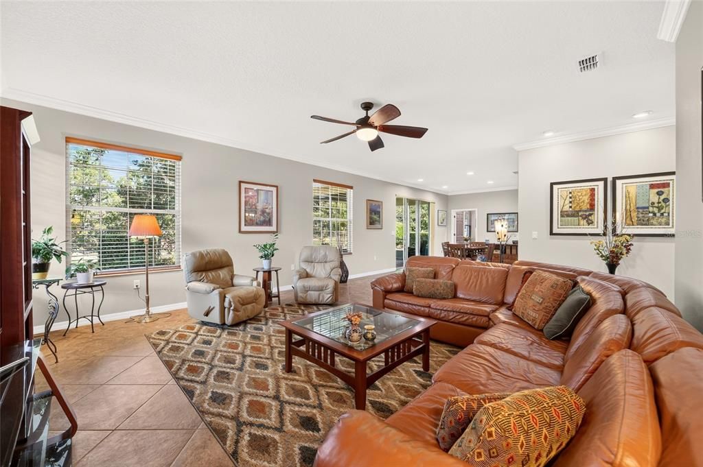 For Sale: $399,900 (3 beds, 2 baths, 2330 Square Feet)