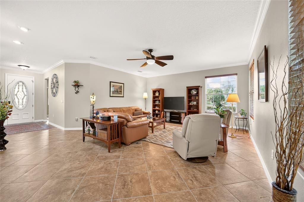 For Sale: $399,900 (3 beds, 2 baths, 2330 Square Feet)