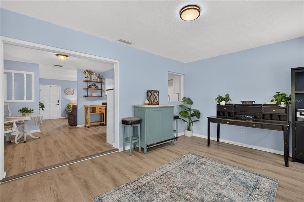 For Sale: $379,900 (3 beds, 2 baths, 1346 Square Feet)