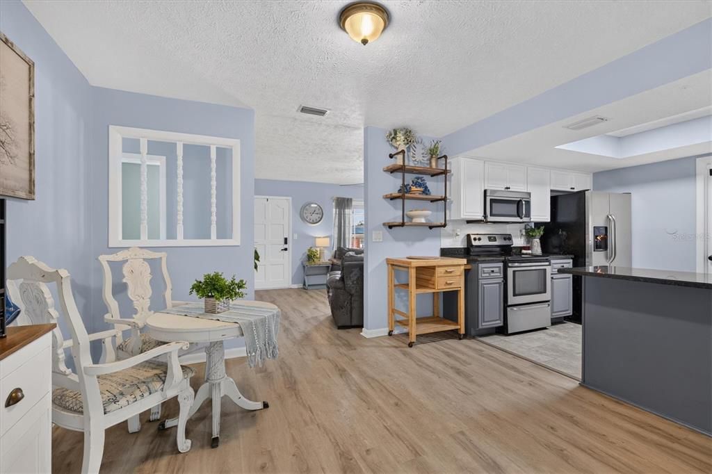 For Sale: $379,900 (3 beds, 2 baths, 1346 Square Feet)