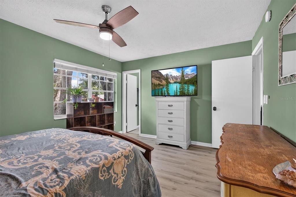 For Sale: $379,900 (3 beds, 2 baths, 1346 Square Feet)