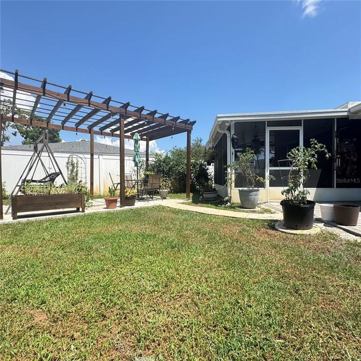 For Sale: $349,900 (3 beds, 2 baths, 1392 Square Feet)
