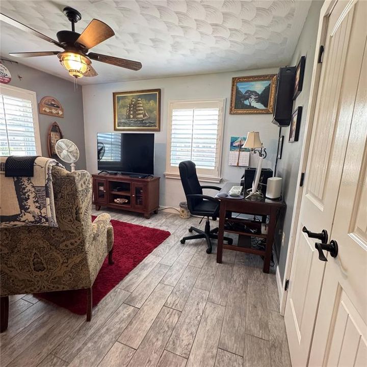 For Sale: $349,900 (3 beds, 2 baths, 1392 Square Feet)