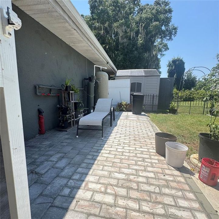 For Sale: $349,900 (3 beds, 2 baths, 1392 Square Feet)