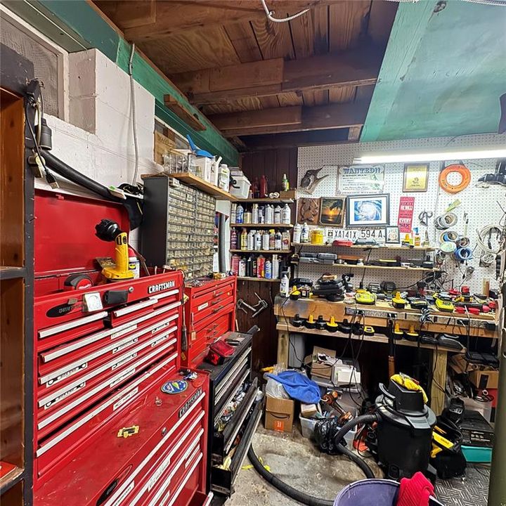 For Sale: $349,900 (3 beds, 2 baths, 1392 Square Feet)