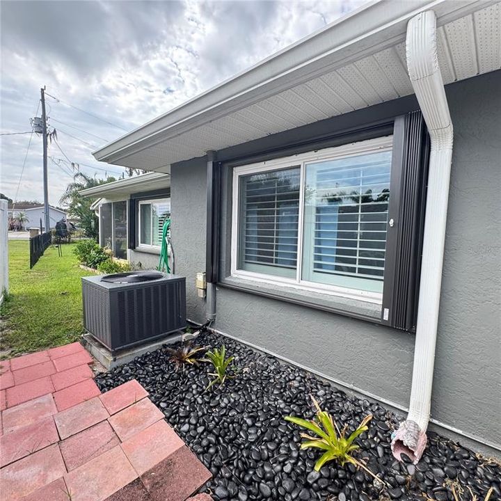 For Sale: $349,900 (3 beds, 2 baths, 1392 Square Feet)