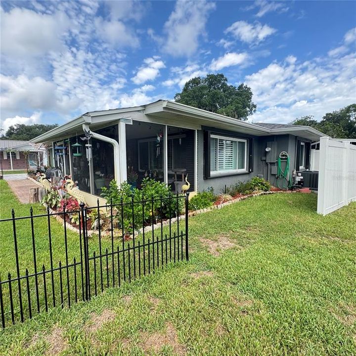 For Sale: $349,900 (3 beds, 2 baths, 1392 Square Feet)