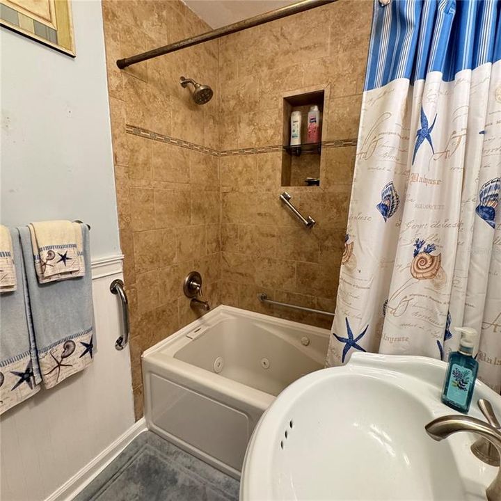 For Sale: $349,900 (3 beds, 2 baths, 1392 Square Feet)