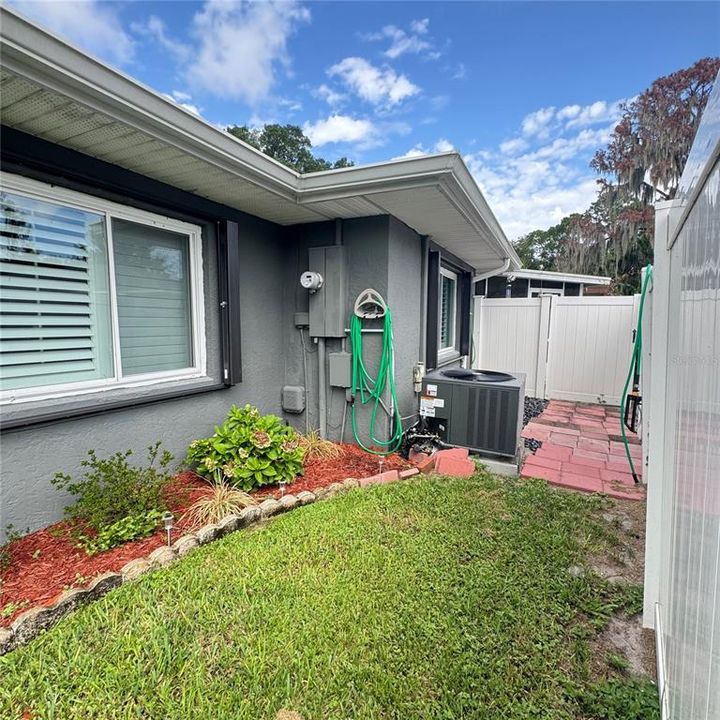 For Sale: $349,900 (3 beds, 2 baths, 1392 Square Feet)