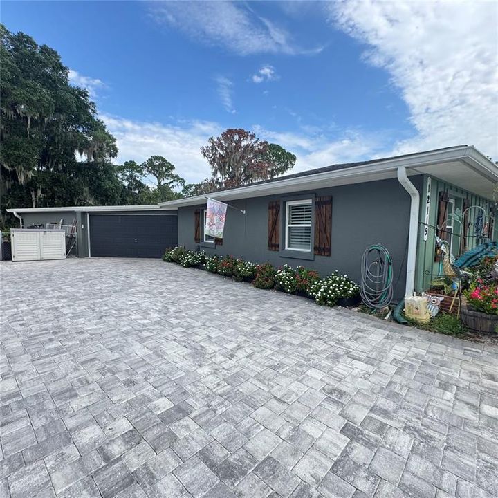 For Sale: $349,900 (3 beds, 2 baths, 1392 Square Feet)
