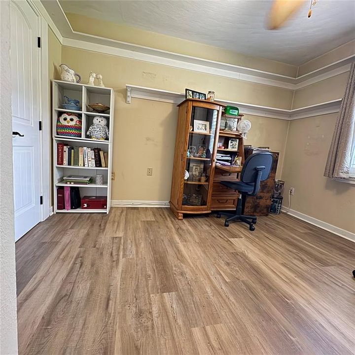 For Sale: $349,900 (3 beds, 2 baths, 1392 Square Feet)