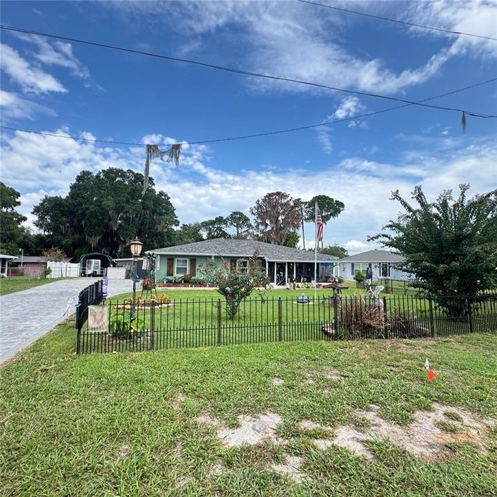 For Sale: $349,900 (3 beds, 2 baths, 1392 Square Feet)