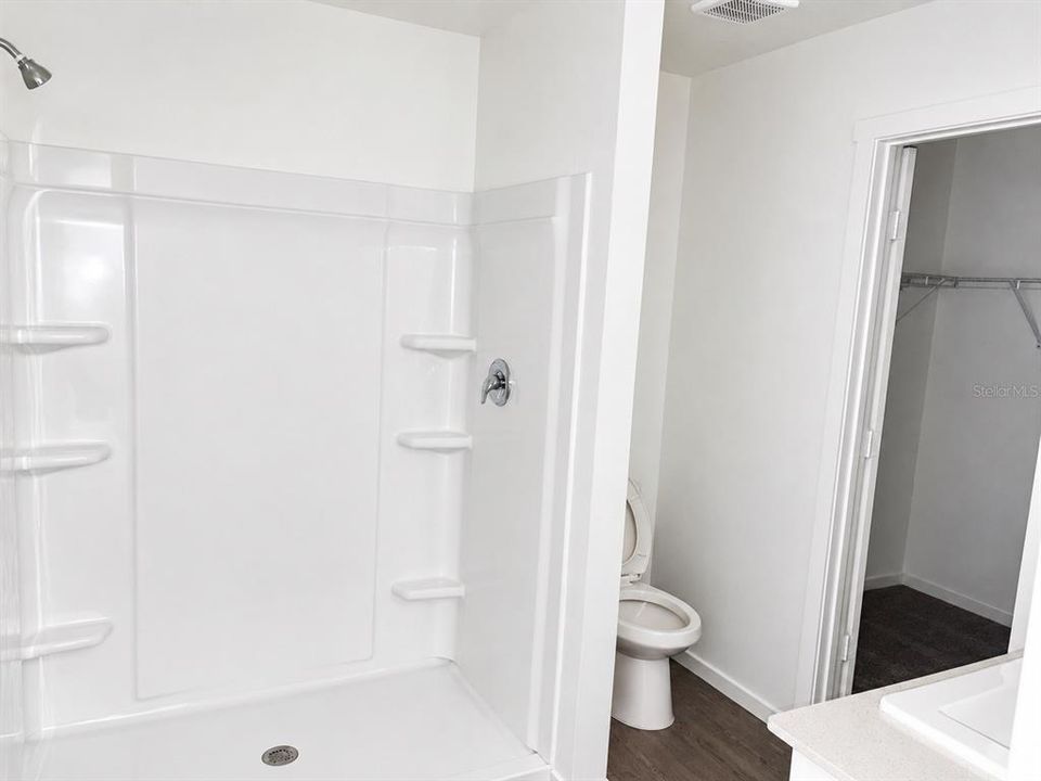 For Rent: $2,100 (4 beds, 2 baths, 1600 Square Feet)