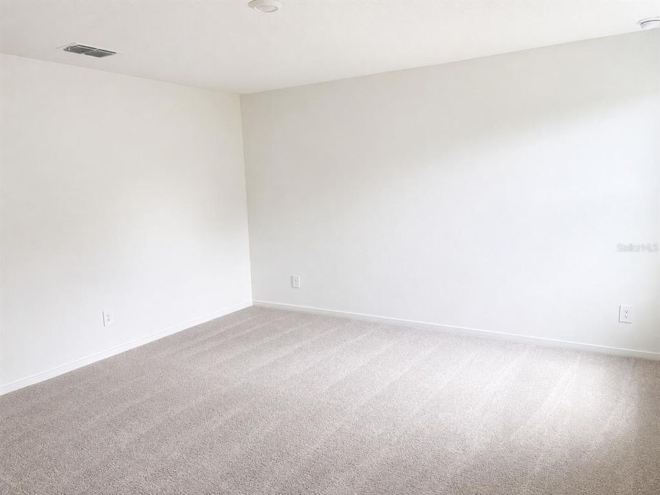 For Rent: $2,100 (4 beds, 2 baths, 1600 Square Feet)