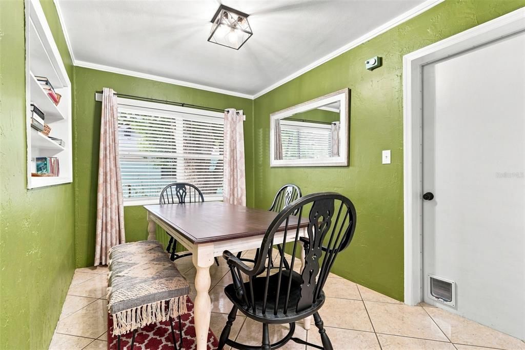 Activo con contrato: $210,000 (3 camas, 1 baños, 1092 Pies cuadrados)