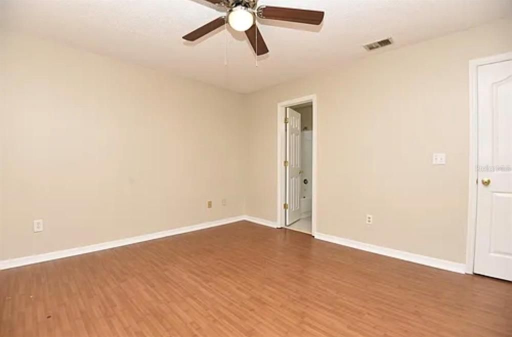 В аренду: $1,695 (2 спален, 2 ванн, 1200 Квадратных фут)