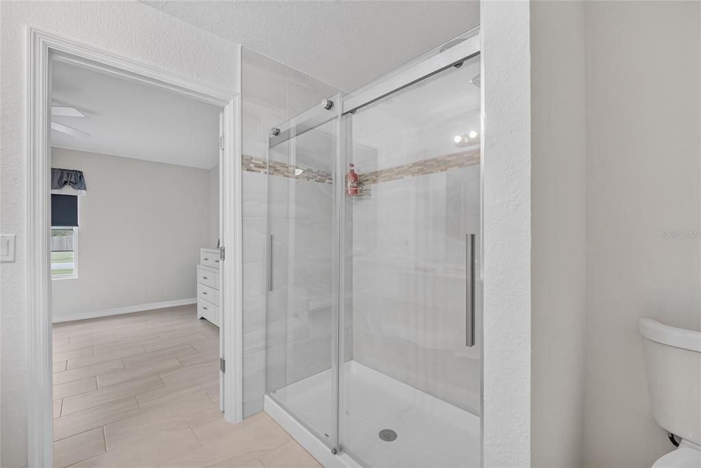 For Sale: $245,000 (3 beds, 2 baths, 1237 Square Feet)