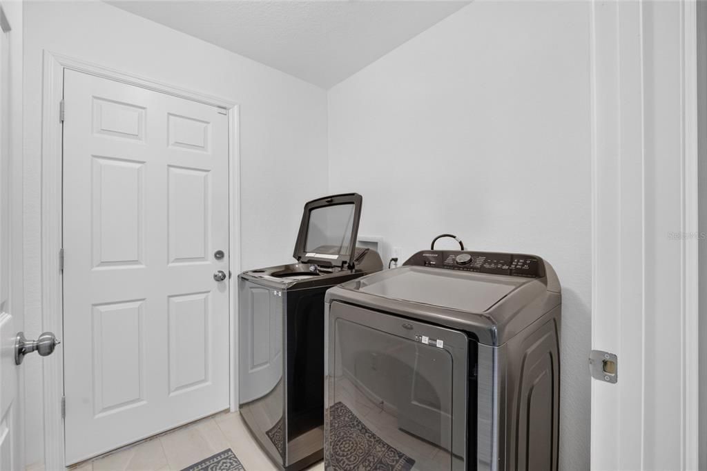 For Sale: $245,000 (3 beds, 2 baths, 1237 Square Feet)