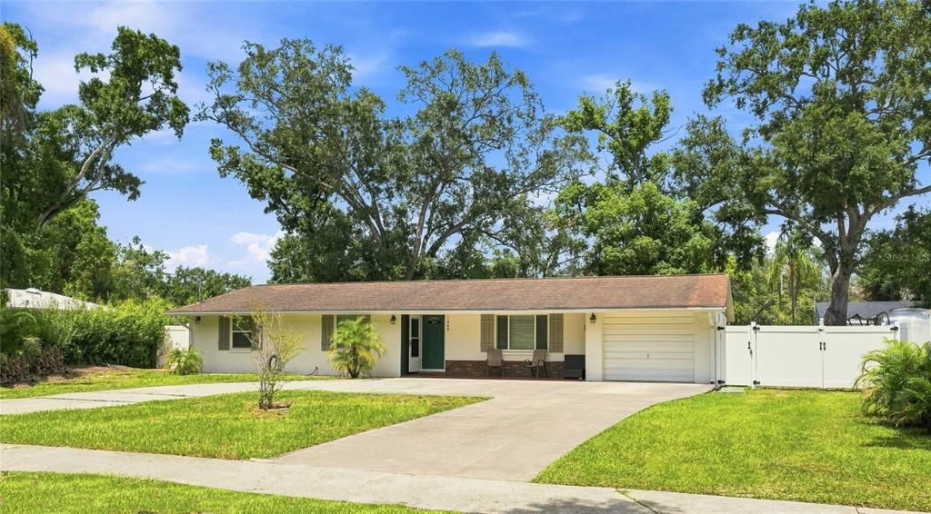 Active With Contract: $439,900 (3 beds, 2 baths, 2063 Square Feet)