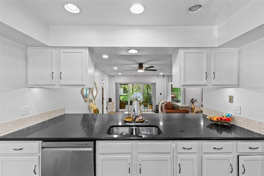 For Sale: $399,000 (2 beds, 2 baths, 1626 Square Feet)