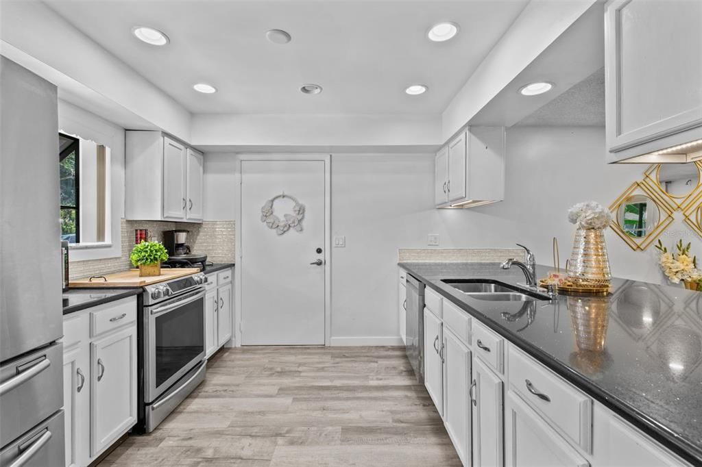 For Sale: $399,000 (2 beds, 2 baths, 1626 Square Feet)