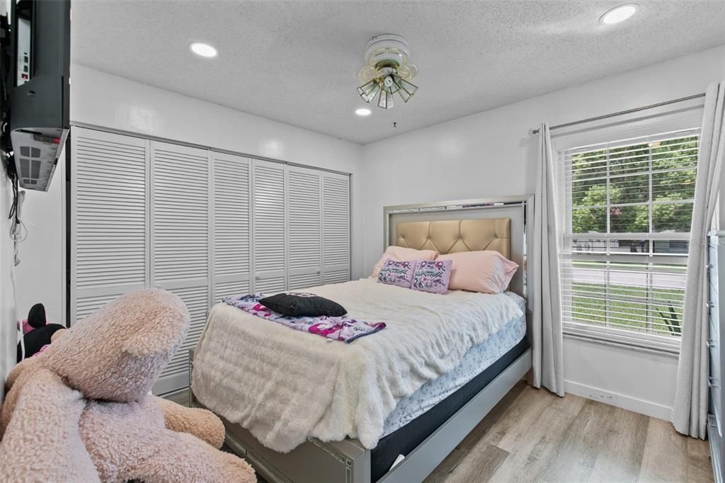 For Sale: $399,000 (2 beds, 2 baths, 1626 Square Feet)