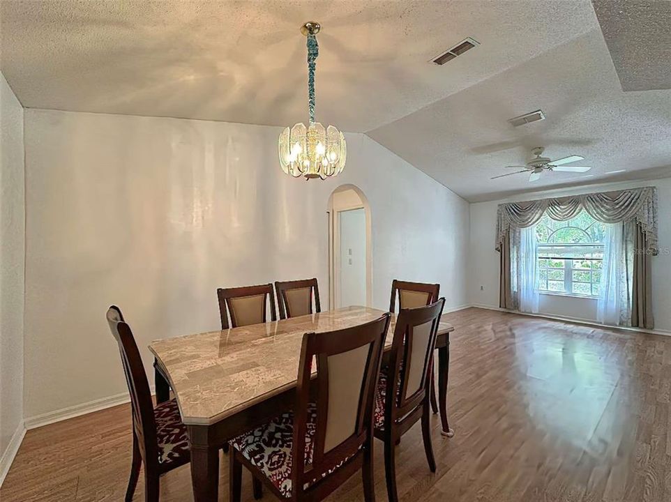 For Sale: $295,000 (3 beds, 2 baths, 1538 Square Feet)