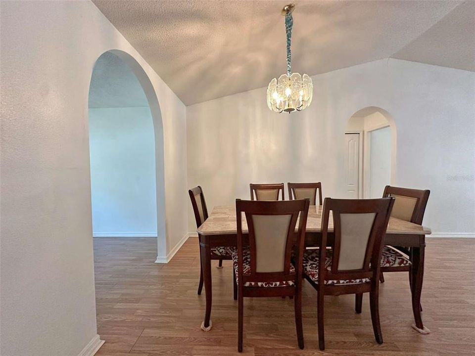 For Sale: $295,000 (3 beds, 2 baths, 1538 Square Feet)