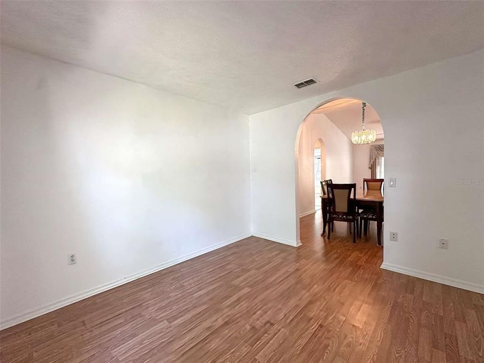 For Sale: $295,000 (3 beds, 2 baths, 1538 Square Feet)