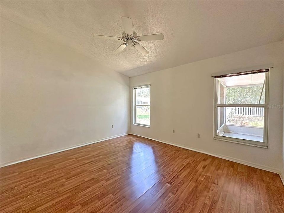 For Sale: $295,000 (3 beds, 2 baths, 1538 Square Feet)