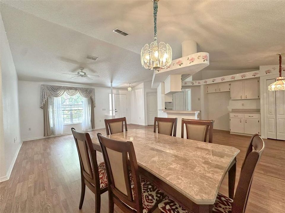 For Sale: $295,000 (3 beds, 2 baths, 1538 Square Feet)