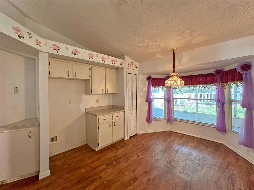 For Sale: $295,000 (3 beds, 2 baths, 1538 Square Feet)