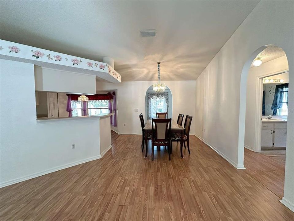 For Sale: $295,000 (3 beds, 2 baths, 1538 Square Feet)