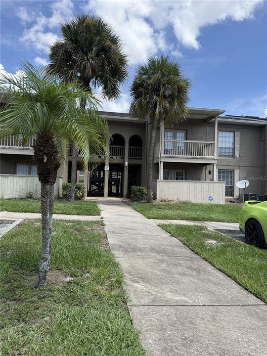 For Sale: $107,000 (1 beds, 1 baths, 650 Square Feet)