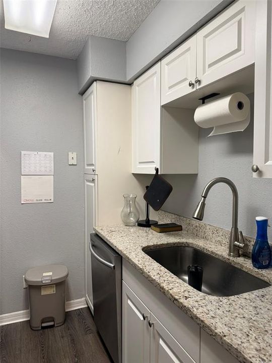 For Sale: $107,000 (1 beds, 1 baths, 650 Square Feet)