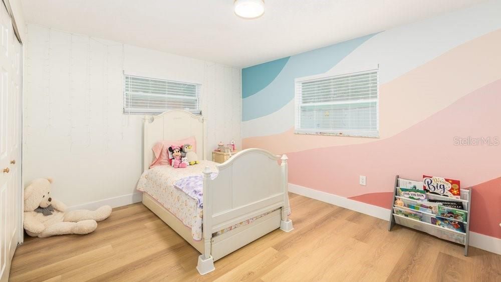 For Sale: $429,000 (5 beds, 2 baths, 2860 Square Feet)