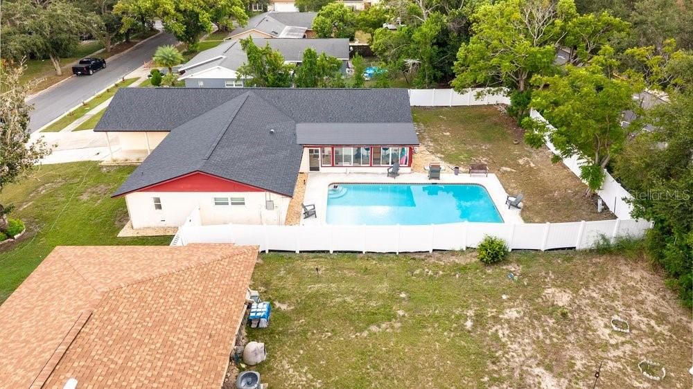 For Sale: $429,000 (5 beds, 2 baths, 2860 Square Feet)