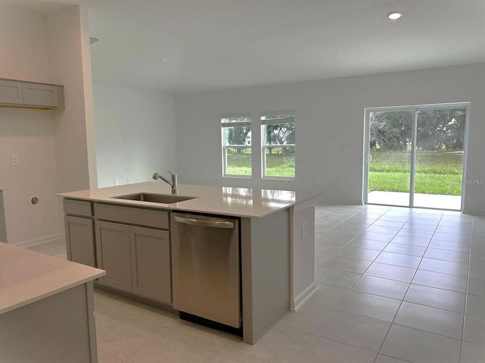 For Rent: $1,850 (3 beds, 2 baths, 1555 Square Feet)