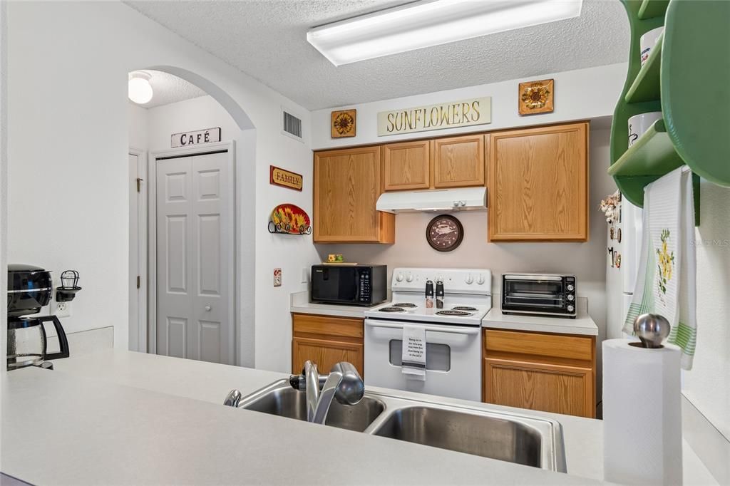 For Sale: $225,000 (3 beds, 2 baths, 1364 Square Feet)