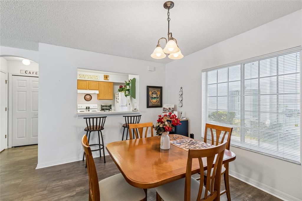 For Sale: $225,000 (3 beds, 2 baths, 1364 Square Feet)