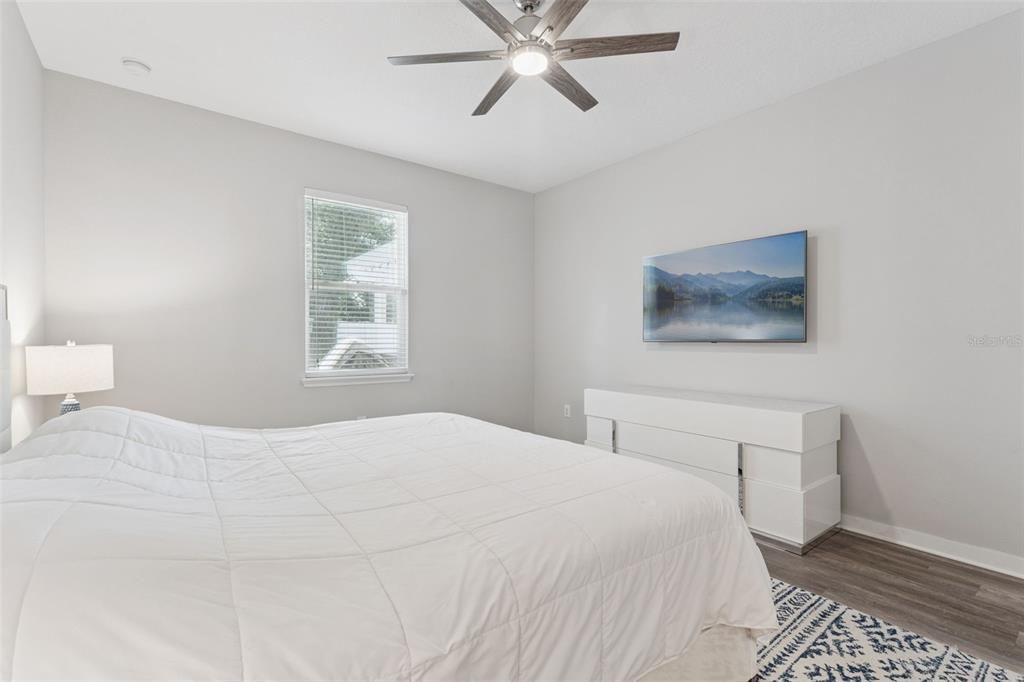 For Sale: $598,900 (4 beds, 2 baths, 1938 Square Feet)