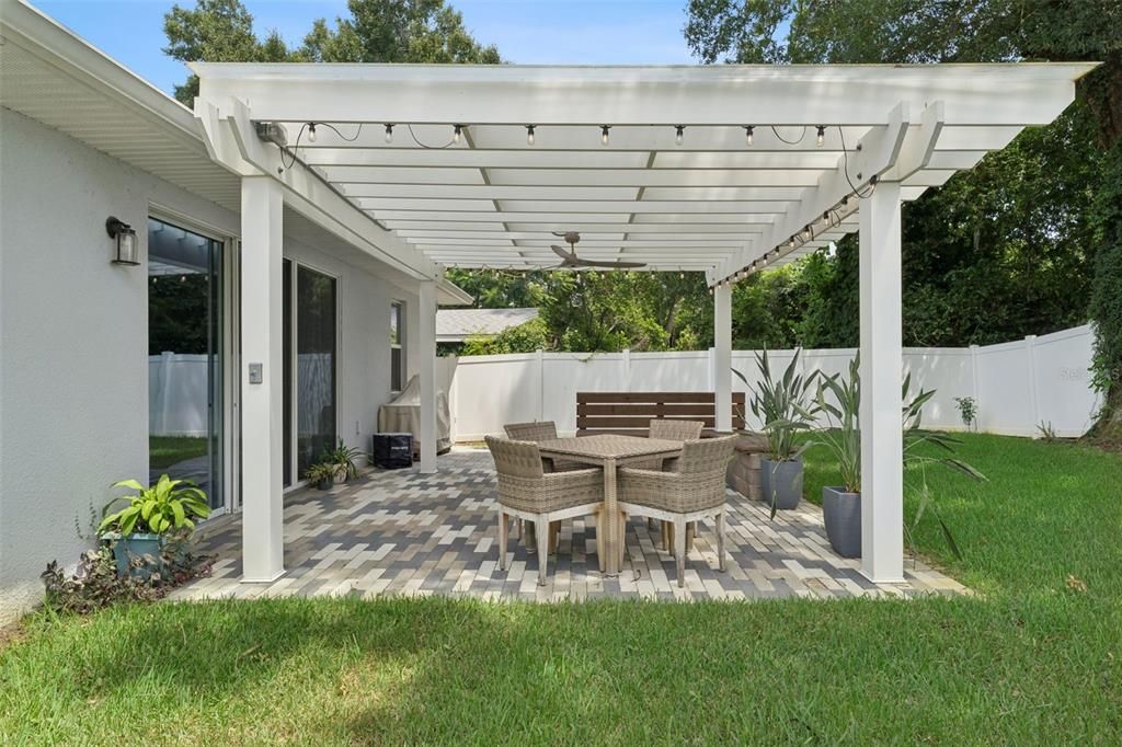 For Sale: $598,900 (4 beds, 2 baths, 1938 Square Feet)