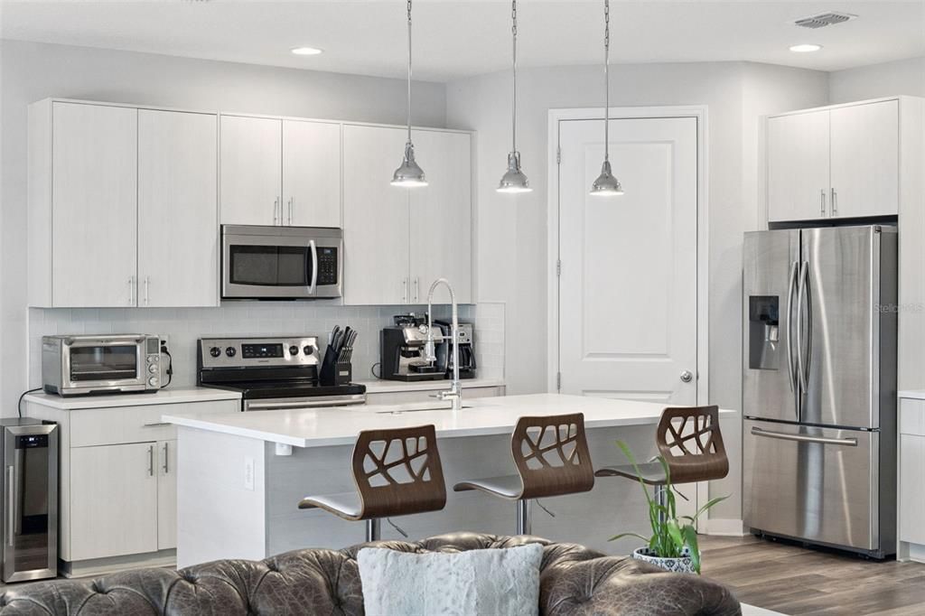 For Sale: $598,900 (4 beds, 2 baths, 1938 Square Feet)