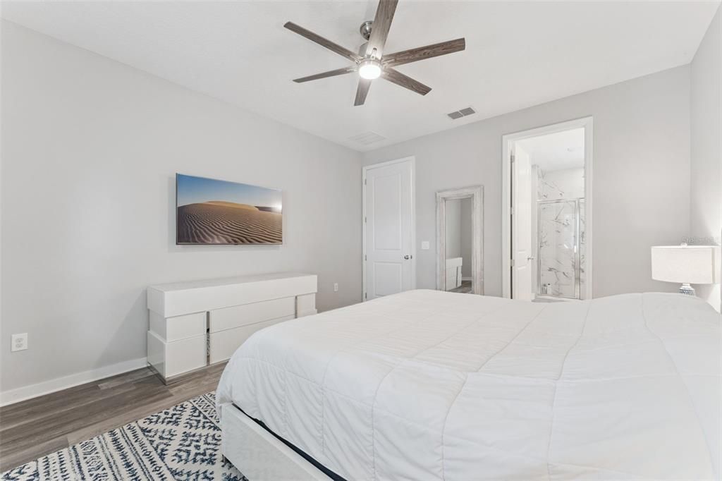 For Sale: $598,900 (4 beds, 2 baths, 1938 Square Feet)