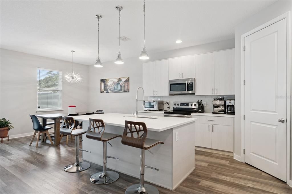For Sale: $598,900 (4 beds, 2 baths, 1938 Square Feet)