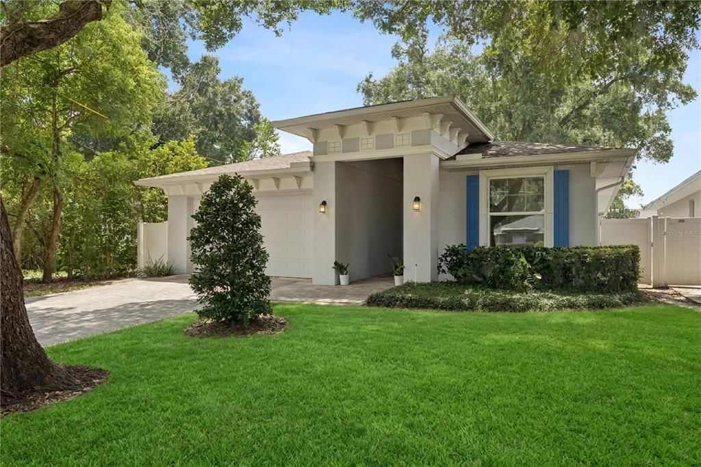 For Sale: $598,900 (4 beds, 2 baths, 1938 Square Feet)