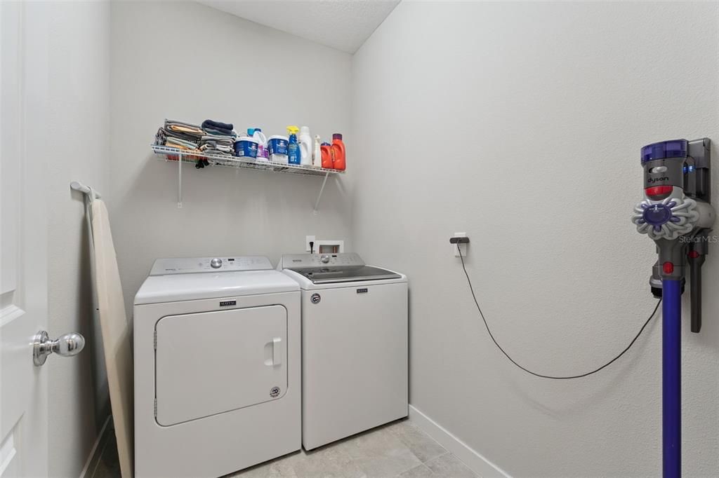 For Sale: $598,900 (4 beds, 2 baths, 1938 Square Feet)